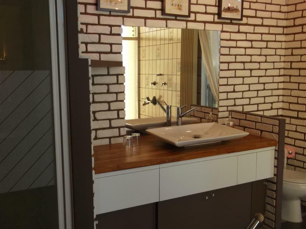 Les 3 Saisons Bed & Breakfast Cucuron Dış mekan fotoğraf