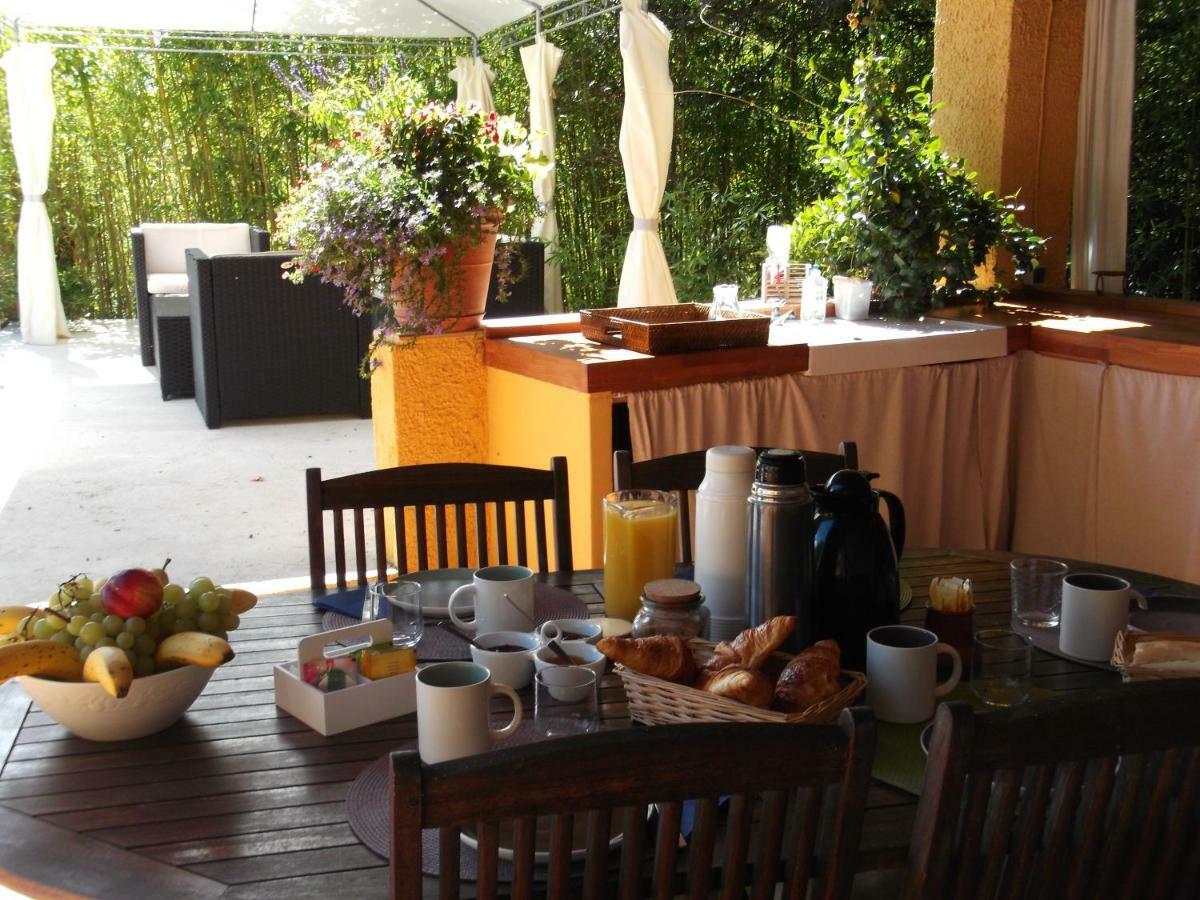 Les 3 Saisons Bed & Breakfast Cucuron Dış mekan fotoğraf