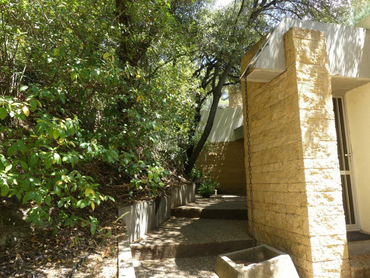 Les 3 Saisons Bed & Breakfast Cucuron Dış mekan fotoğraf
