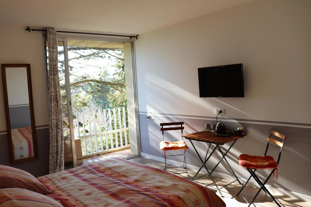 Les 3 Saisons Bed & Breakfast Cucuron Dış mekan fotoğraf